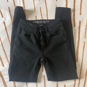 BLACK HIGH WAISTED AMERICAN EAGLE JEANS